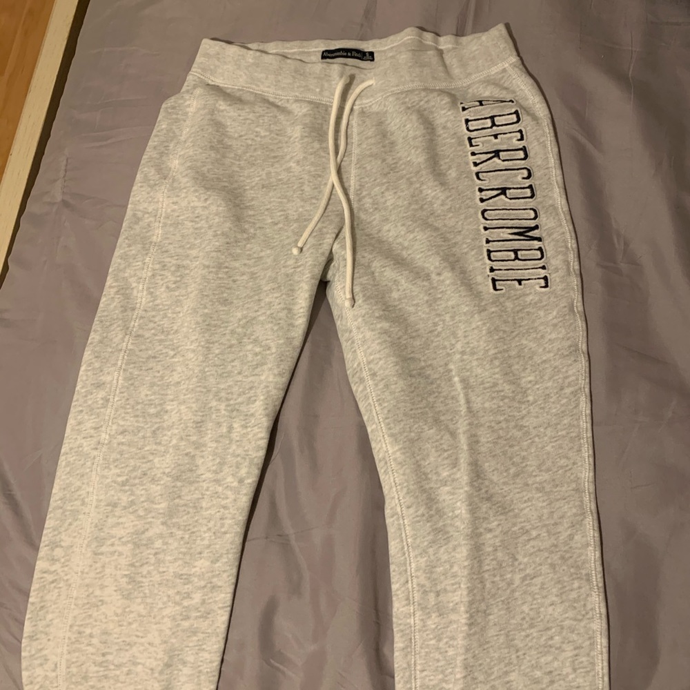 Abercrombie light grey joggers